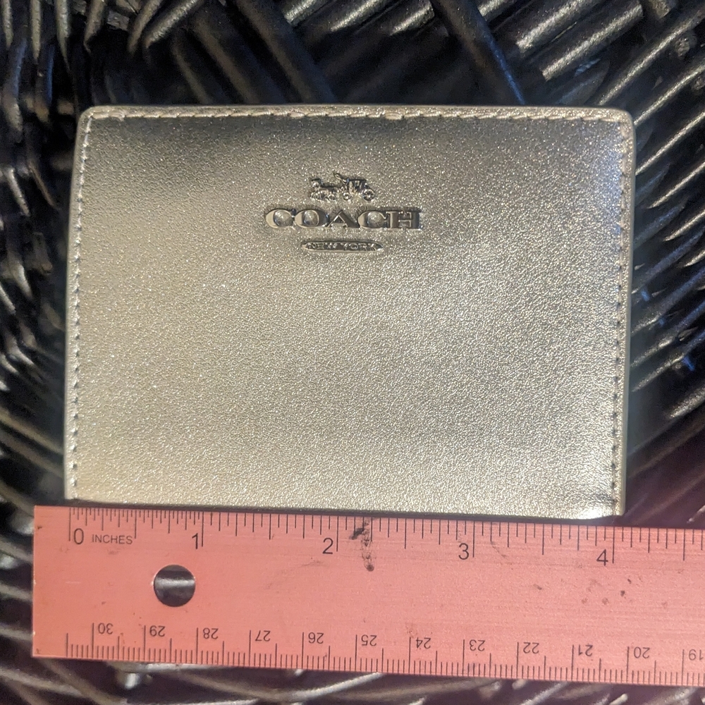 **Reserved**Coach Pearlyzed Leather Snap Wallet in Light Silver - Picture 12 of 15